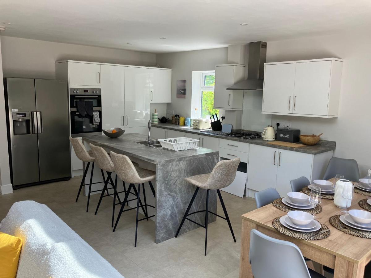 Beautiful 4 Double Bedroom House In Poole With Hot Tub, Near Sandbanks Dış mekan fotoğraf